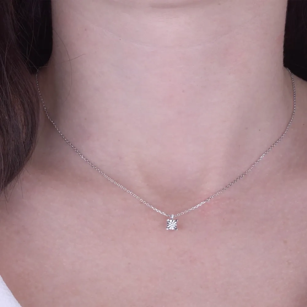 0,07 Karat Tektaş Pırlantalı Kolye