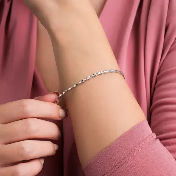 0,06 Karat Pırlantalı Bileklik