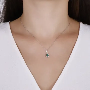 0,34 Karat Pırlantalı Tasarım Kolye
