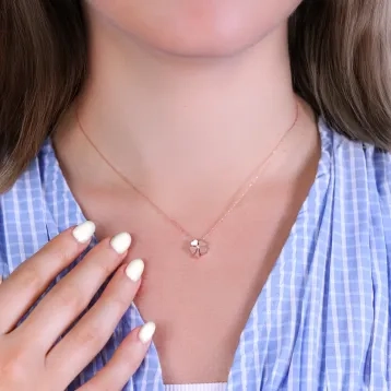 0,01 Karat Pırlanta Altın Yonca Kolye