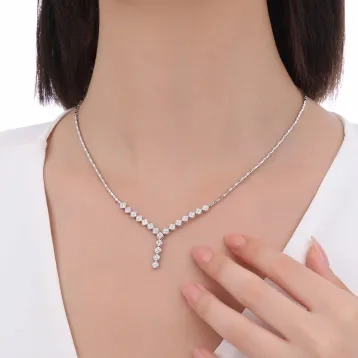 0,91 Karat Pırlantalı Kolye
