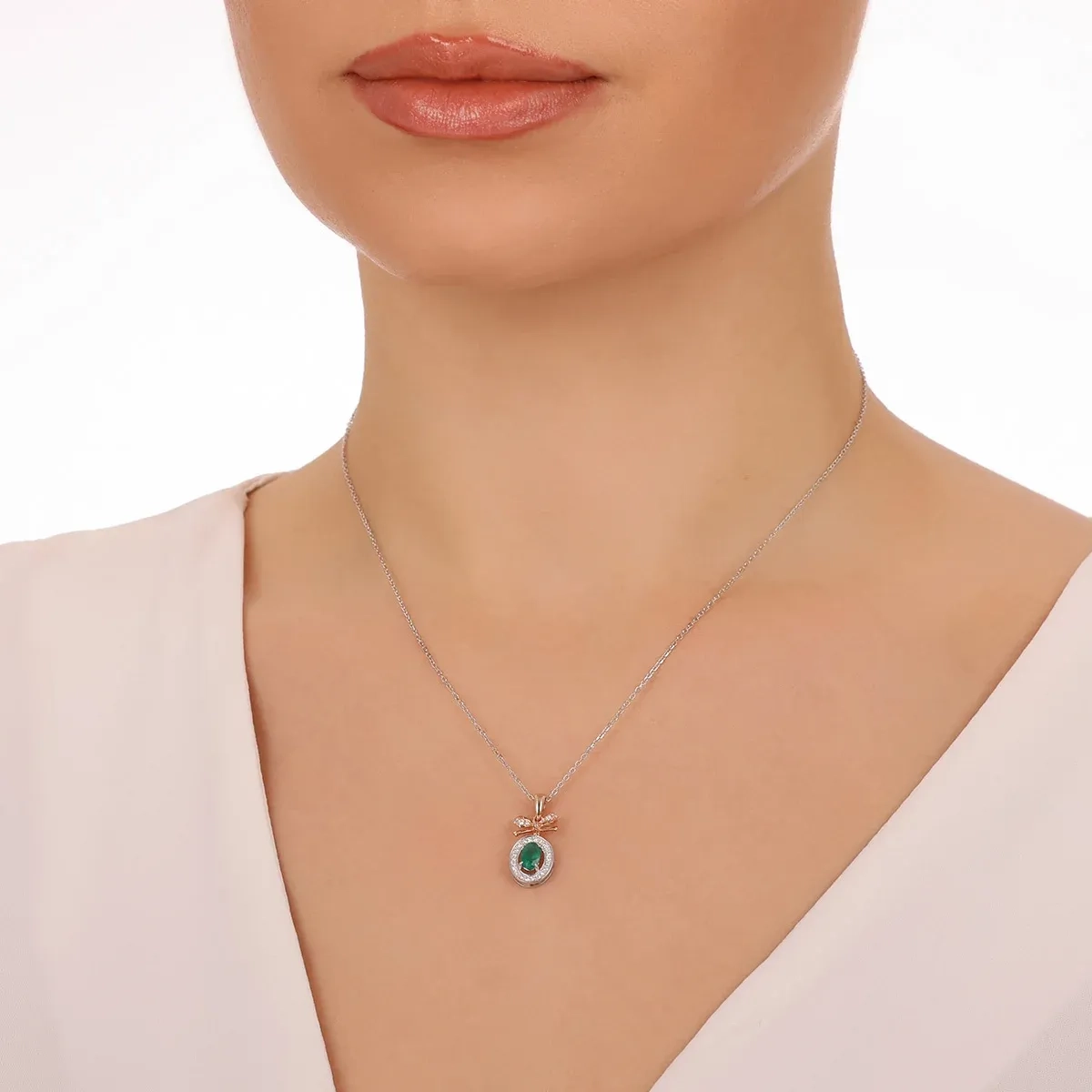 0,61 Karat Pırlantalı Renkli Taşlı Kolye
