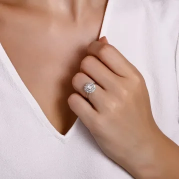 0,42 Karat Pırlanta Baget Yüzük