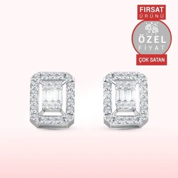 0,34 Karat Pırlantalı Baget Küpe